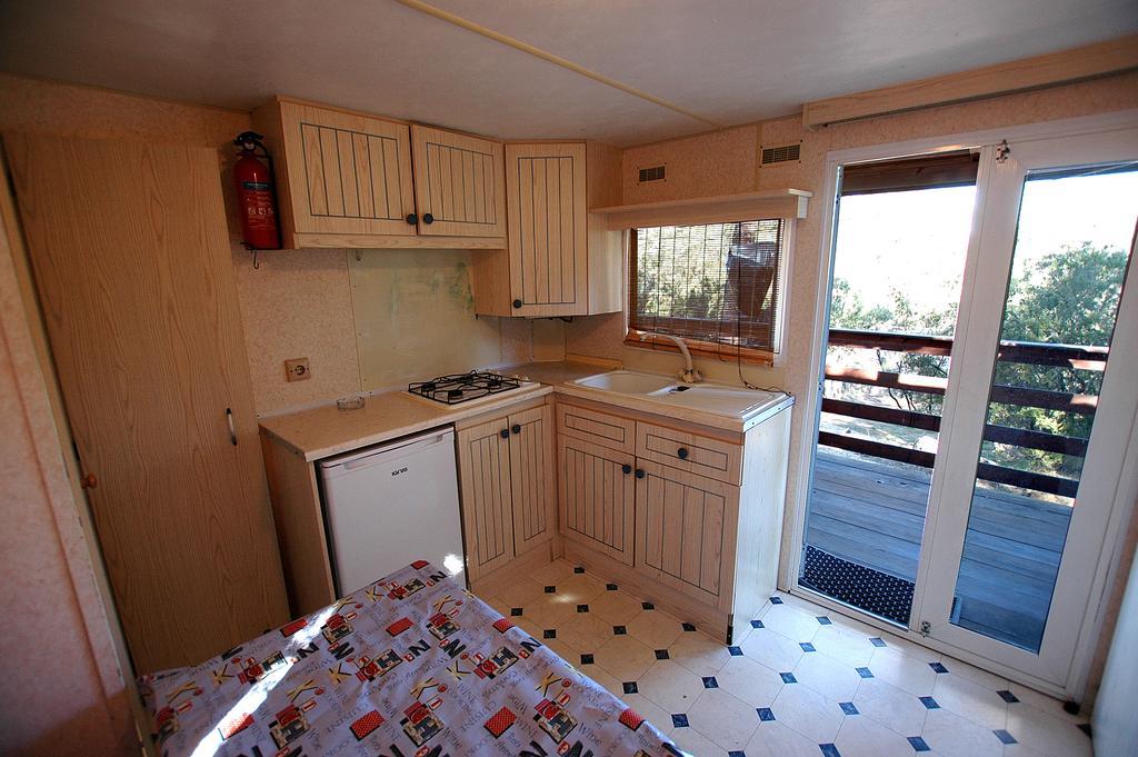 ホテルCamping Europa 2 カポリーヴェリ 部屋 写真
