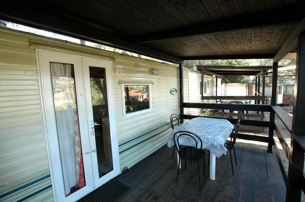 ホテルCamping Europa 2 カポリーヴェリ 部屋 写真